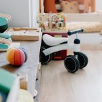 découvrez la balance bike, un vélo sans pédales parfait pour aider les tout-petits à développer leur équilibre et leur coordination. idéal pour les enfants âgés de 2 à 5 ans, ce vélo ludique favorise l'apprentissage de la mobilité tout en offrant des moments de plaisir en extérieur. optez pour la balance bike et regardez votre enfant s'épanouir en toute sécurité!