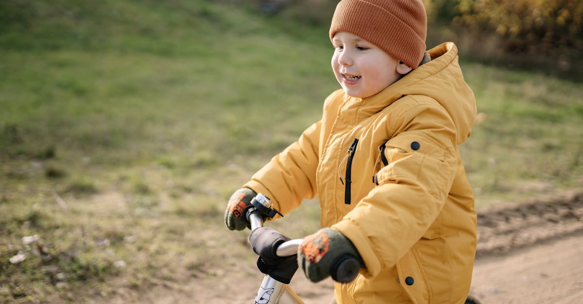 découvrez notre sélection d'accessoires indispensables pour vélos d'équilibre, conçus pour améliorer l'expérience de conduite de votre enfant. des casques aux poignées ergonomiques, équipez votre petit avec tout le nécessaire pour s'amuser en toute sécurité.