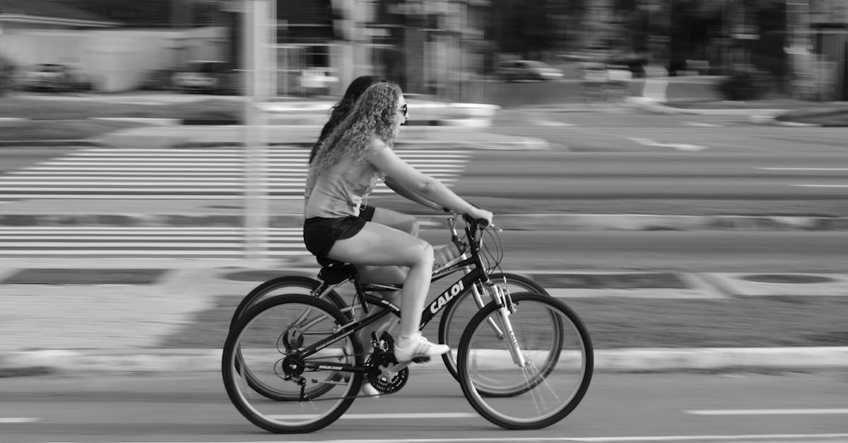 découvrez les vélos d'équilibre, l'outil idéal pour initier vos enfants à la conduite en toute sécurité. faciles à utiliser, ils favorisent l'équilibre et la confiance dès le plus jeune âge, tout en offrant des heures de plaisir en plein air.