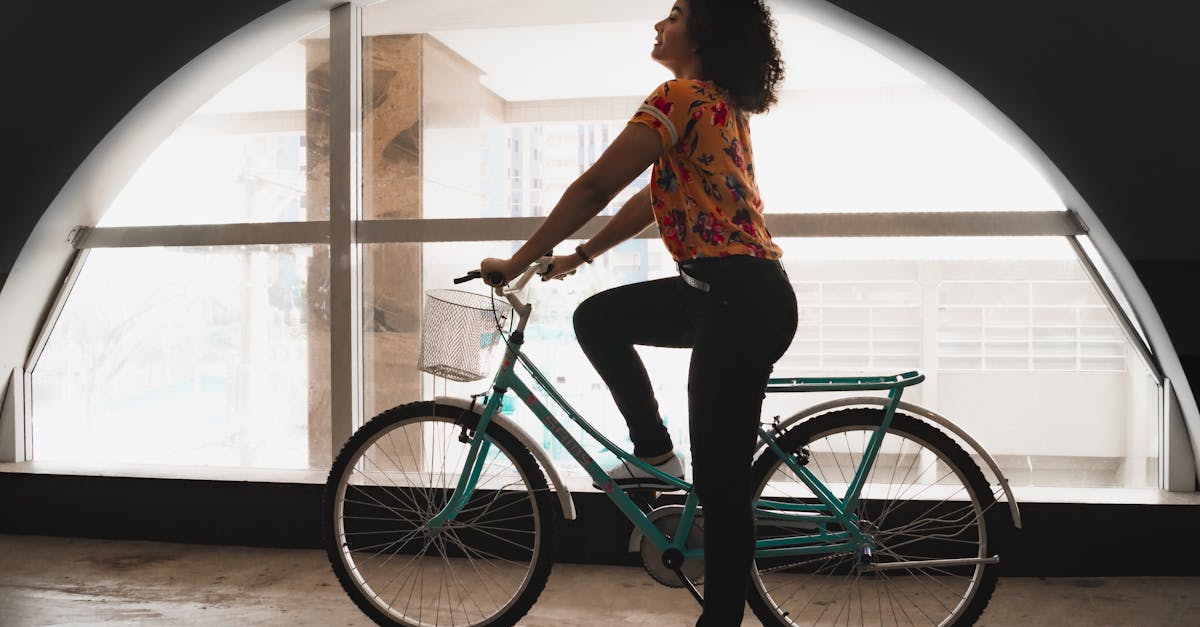 découvrez la draisienne futuriste alliant design innovant et technologie avancée pour accompagner les premiers pas de votre enfant en toute sécurité et avec style. parfaite pour éveiller l’équilibre et la motricité dès le plus jeune âge !
